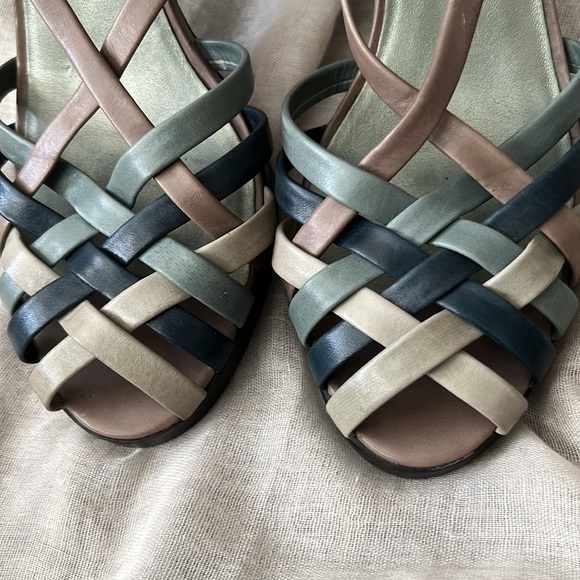 Cole Haan Nike Air Chloe Sandlas - Picture 2 of 6